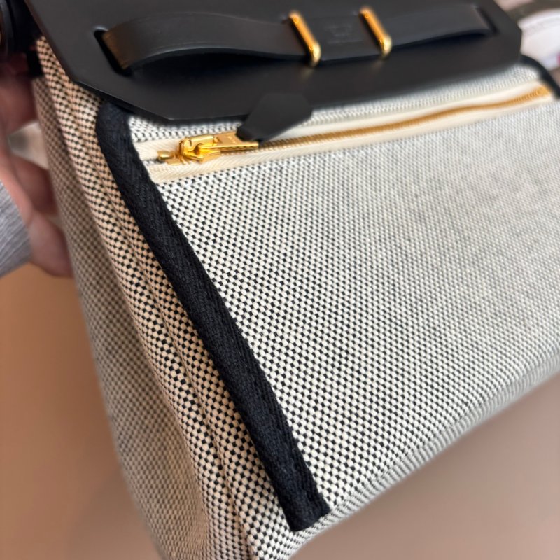 ::HERMES:: 愛馬仕 W刻MINI HERBAG 帆布黑皮革金釦斜背包-22