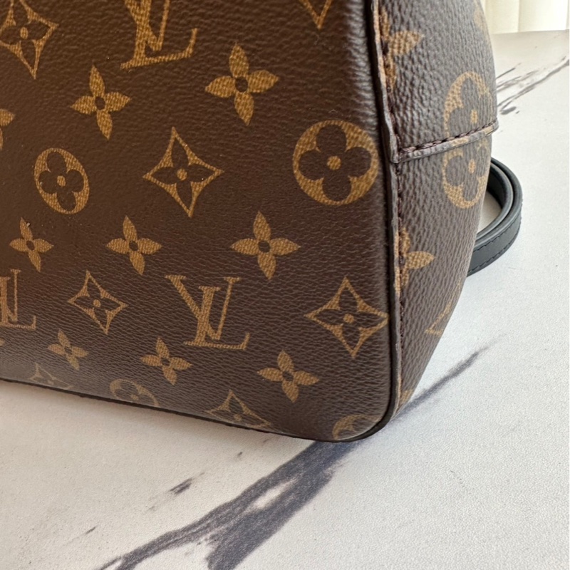 Lv經典水桶包 黑色-8
