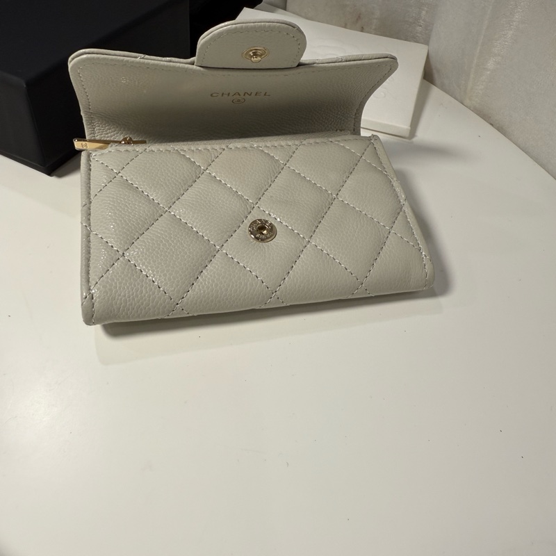 全新全配🖤CHANEL 經典款 雙C單層卡包 奶灰色🤍-7