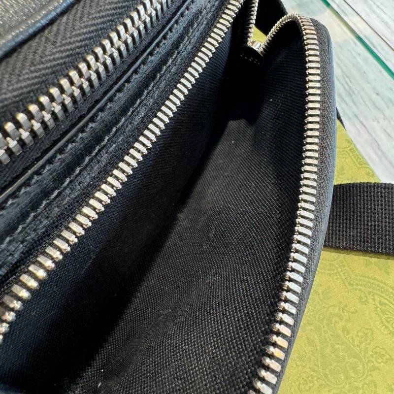 *SHIHNA名牌精品* Gucci GG Retro 黑灰滿版LOGO腰包-4
