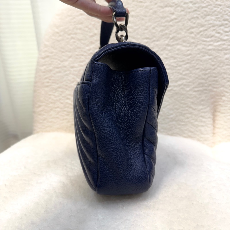YSL藍色牛皮霧銀釦V型紋學院包428056-12