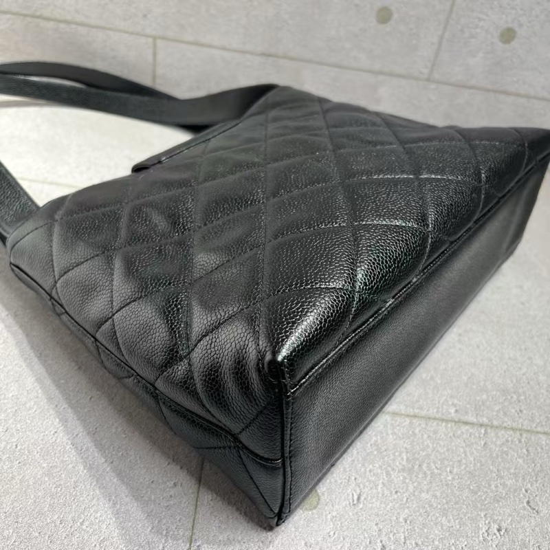 Caviar Chanel Hobo bag-4