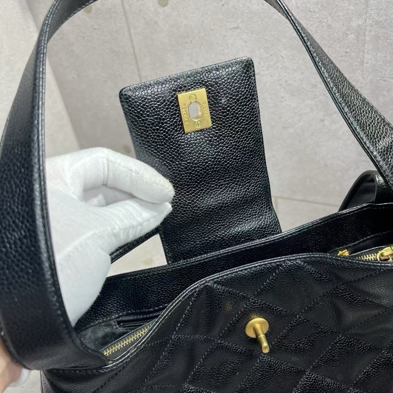 Caviar Chanel Hobo bag-6