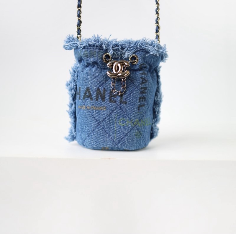 Chanel 牛仔塗鴉款 Mini水桶包-0