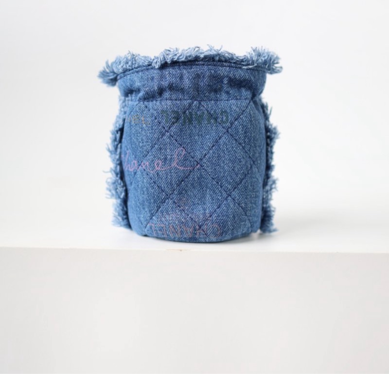 Chanel 牛仔塗鴉款 Mini水桶包-2