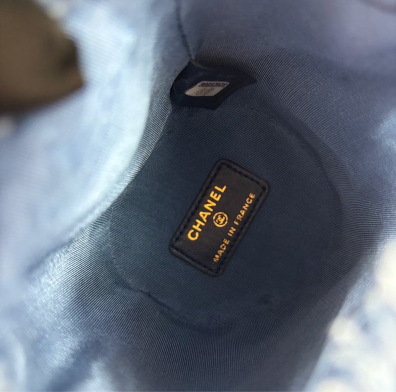 Chanel 牛仔塗鴉款 Mini水桶包-4