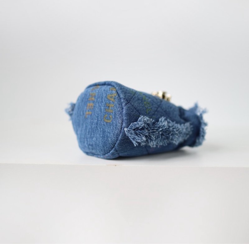 Chanel 牛仔塗鴉款 Mini水桶包-5