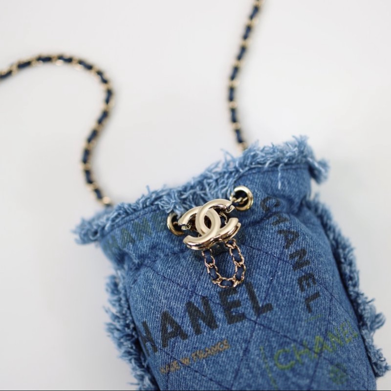 Chanel 牛仔塗鴉款 Mini水桶包-7
