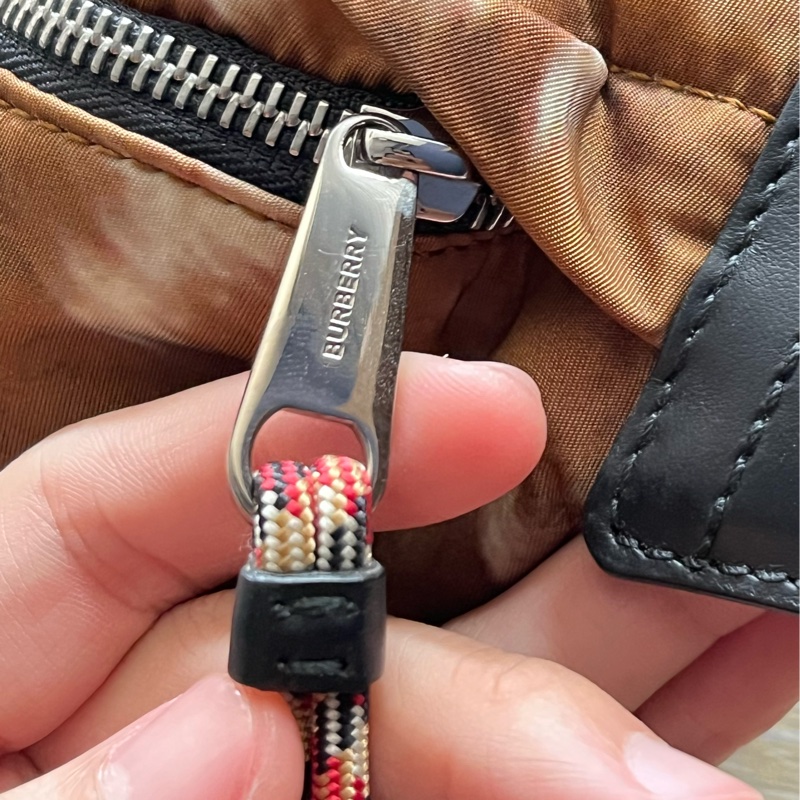 BURBERRY小鹿腰包 華泰購入 有防塵袋-3