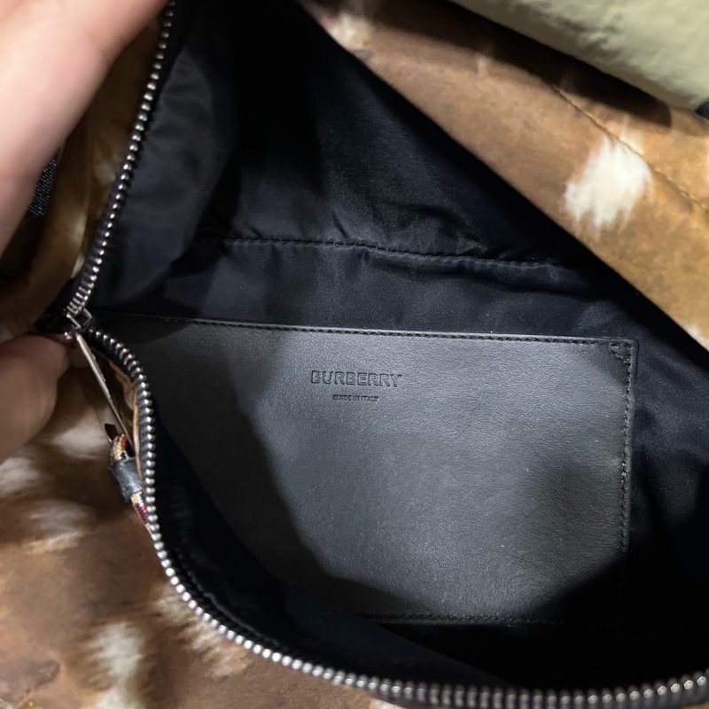 BURBERRY小鹿腰包 華泰購入 有防塵袋-8
