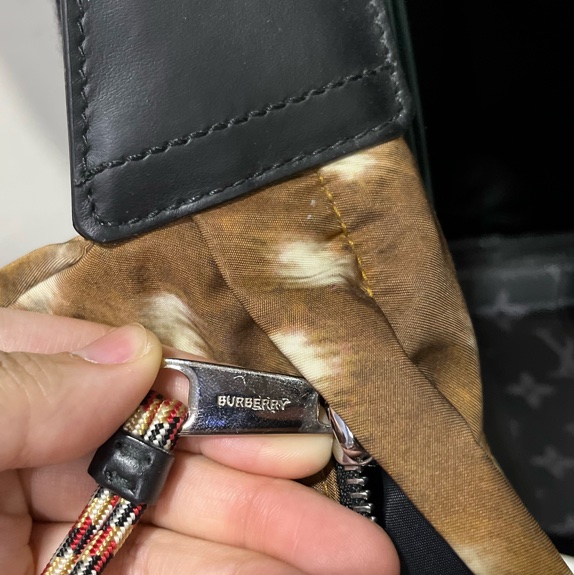 BURBERRY小鹿腰包 華泰購入 有防塵袋-9