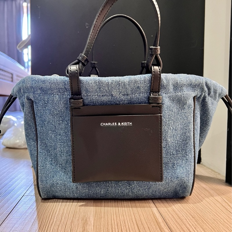 CHARLES & KEITH 2024春新款柔軟牛仔手提包(小托特)-3
