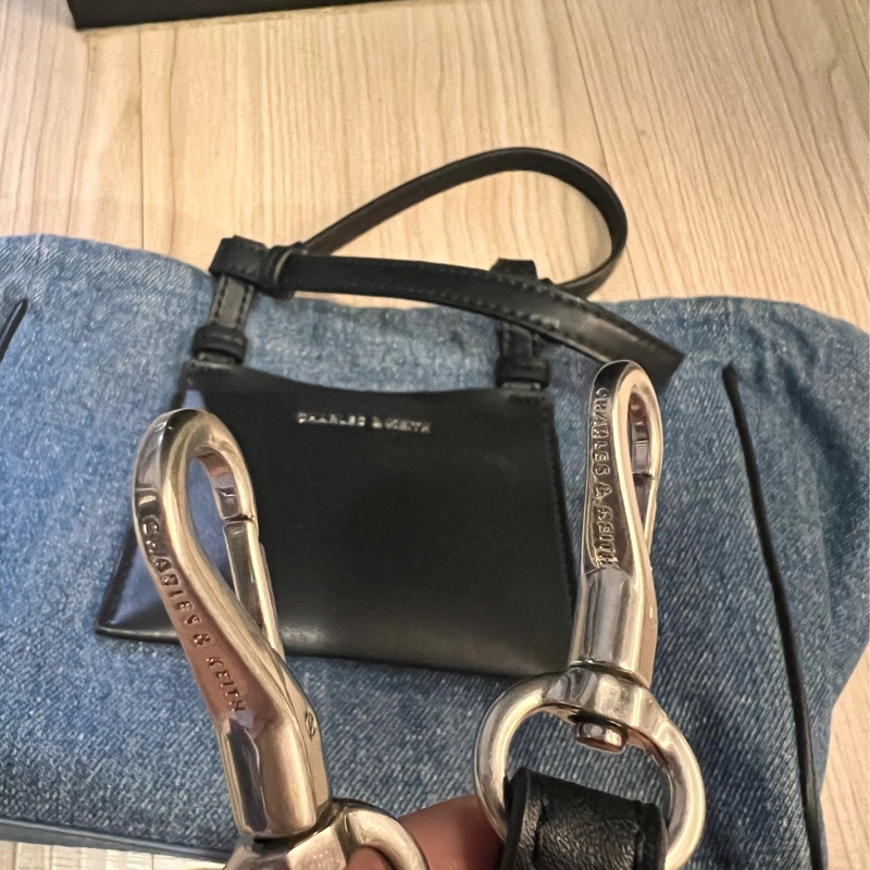 CHARLES & KEITH 2024春新款柔軟牛仔手提包(小托特)-5