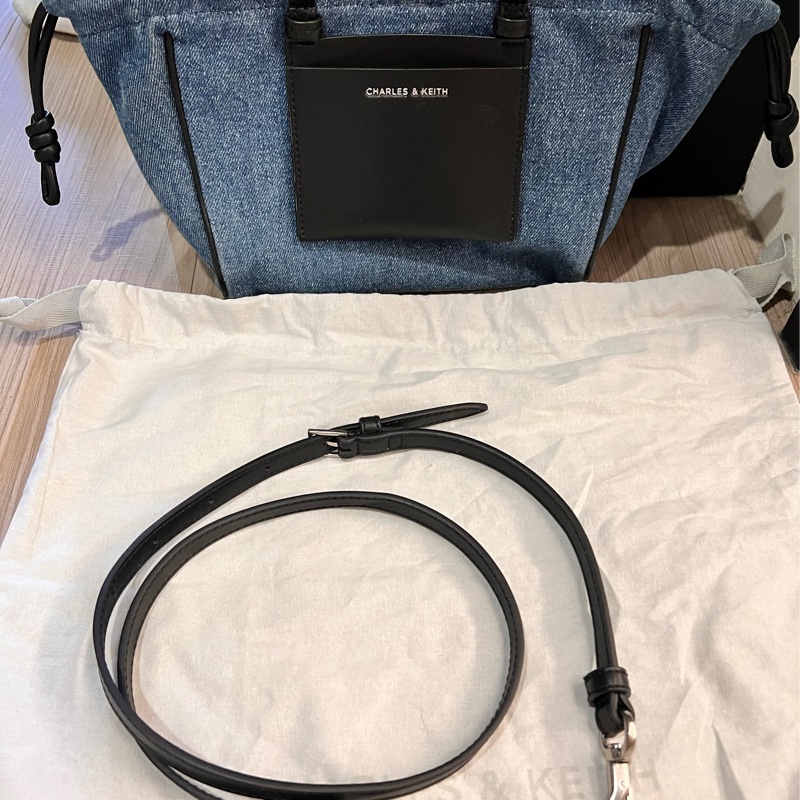 CHARLES & KEITH 2024春新款柔軟牛仔手提包(小托特)-21