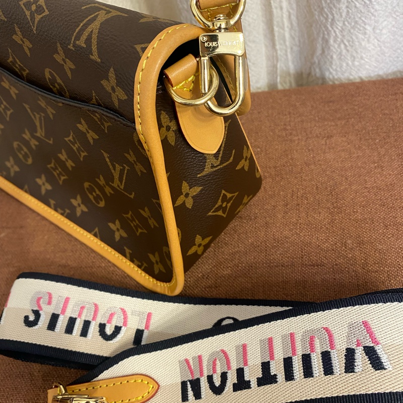 Louis Vuitton Diane PM經典老花帆布塗層法棍單肩後背包-2