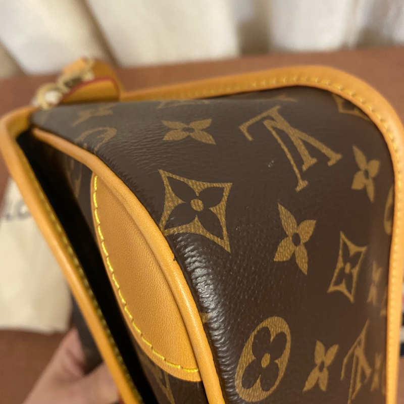 Louis Vuitton Diane PM經典老花帆布塗層法棍單肩後背包-5