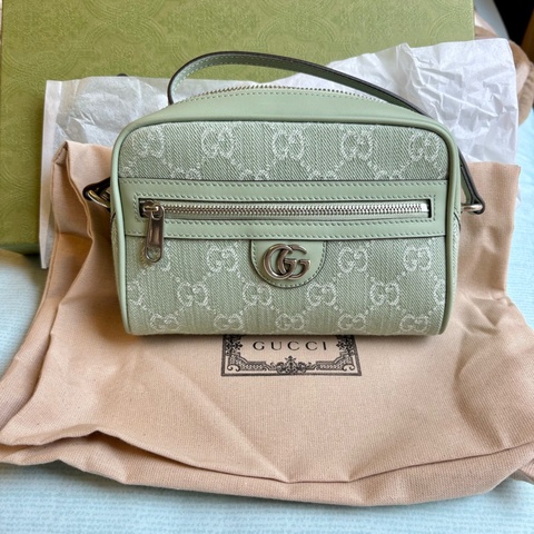 全新 Gucci 薄荷綠色老花郵差包/斜背包