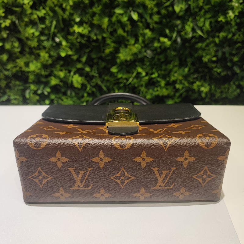 Louis Vuitton Locky BB-4