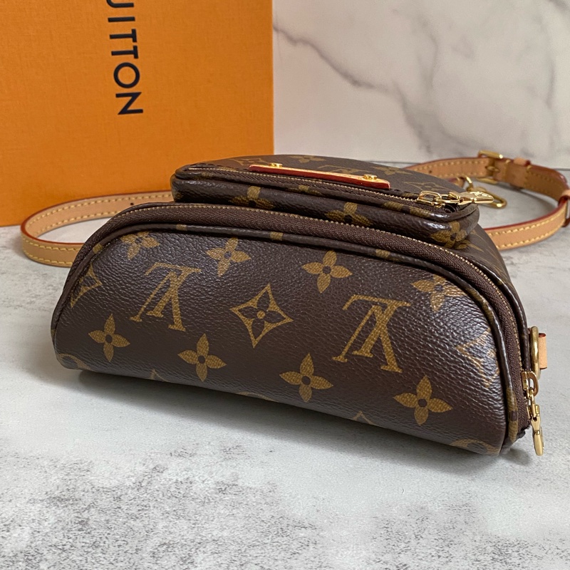 LV Mini bumbag 經典系列Monogram 腰包 / 胸背包-5
