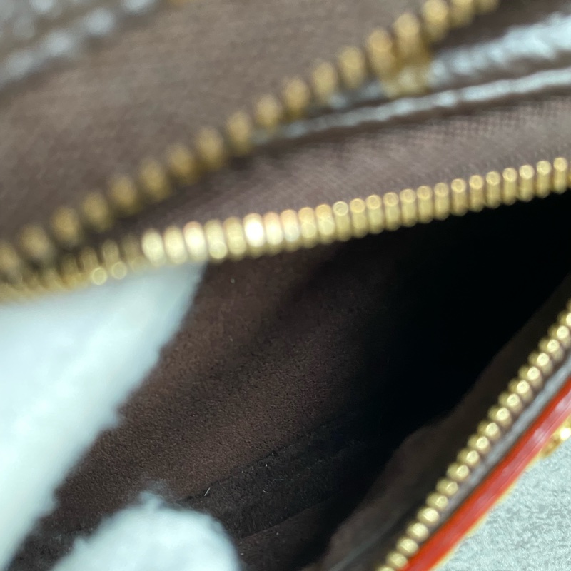 LV Mini bumbag 經典系列Monogram 腰包 / 胸背包-21