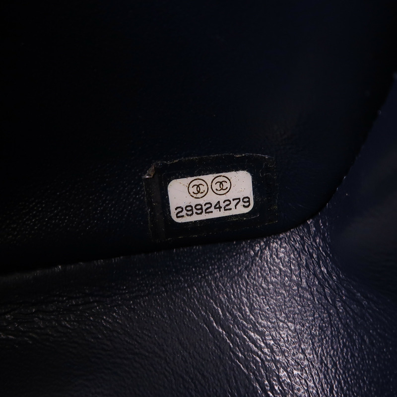 CHANEL 羊皮皮革Mini Classic 17金扣鏈帶肩背袋-6