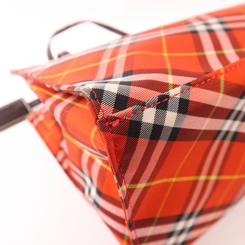 BURBERRY 尼龍Hand Bag銀扣手挽袋-10