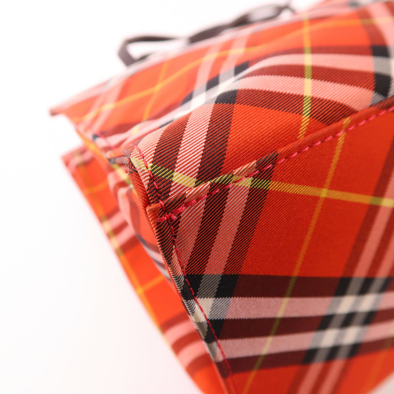 BURBERRY 尼龍Hand Bag銀扣手挽袋-12