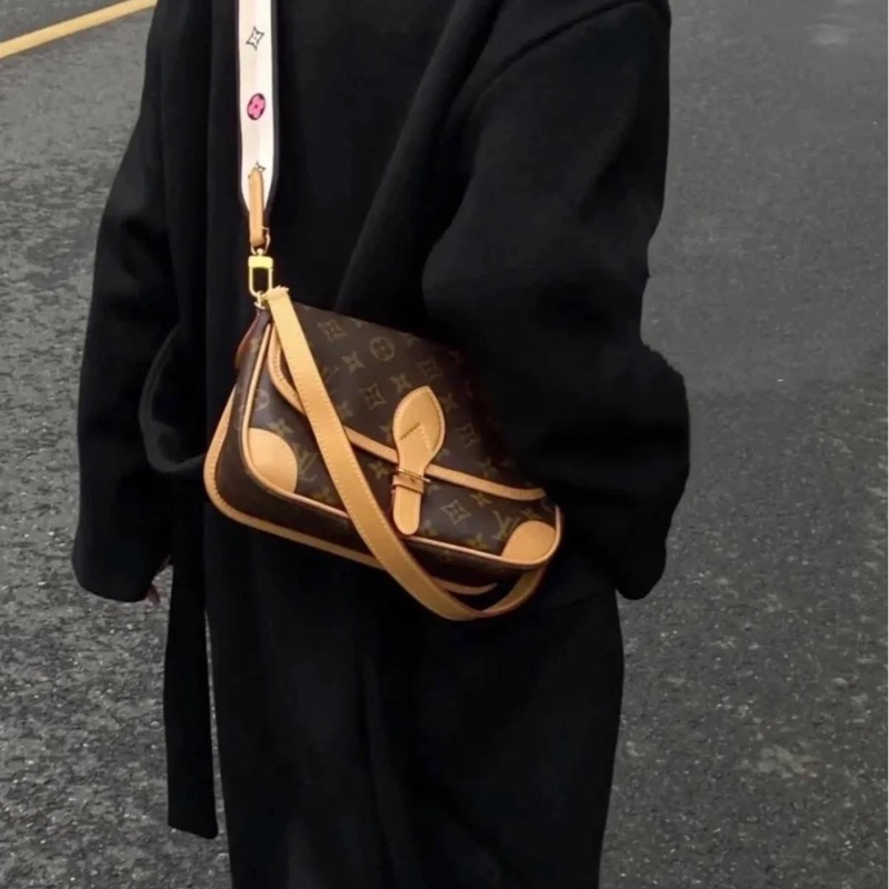 #LV #法棍包 M45985 #芯片款 #部分膠膜還在-1