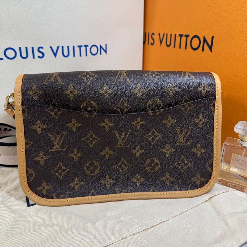 #LV #法棍包 M45985 #芯片款 #部分膠膜還在-13