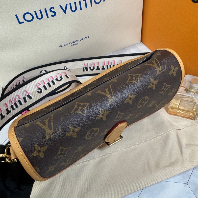 #LV #法棍包 M45985 #芯片款 #部分膠膜還在-19