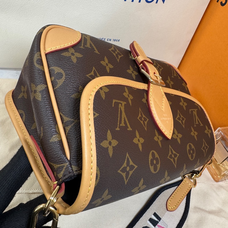 #LV #法棍包 M45985 #芯片款 #部分膠膜還在-25