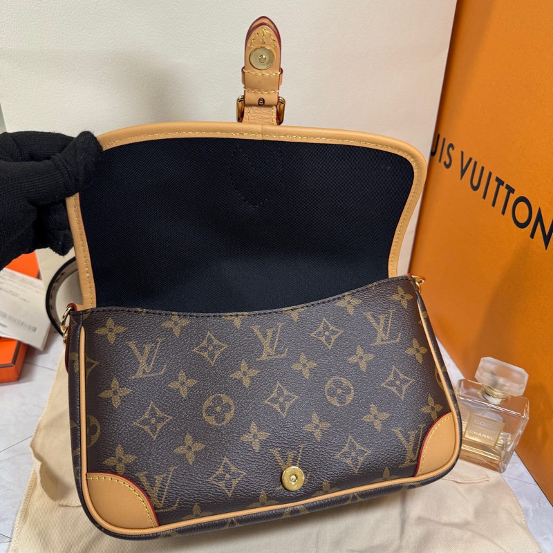 #LV #法棍包 M45985 #芯片款 #部分膠膜還在-26