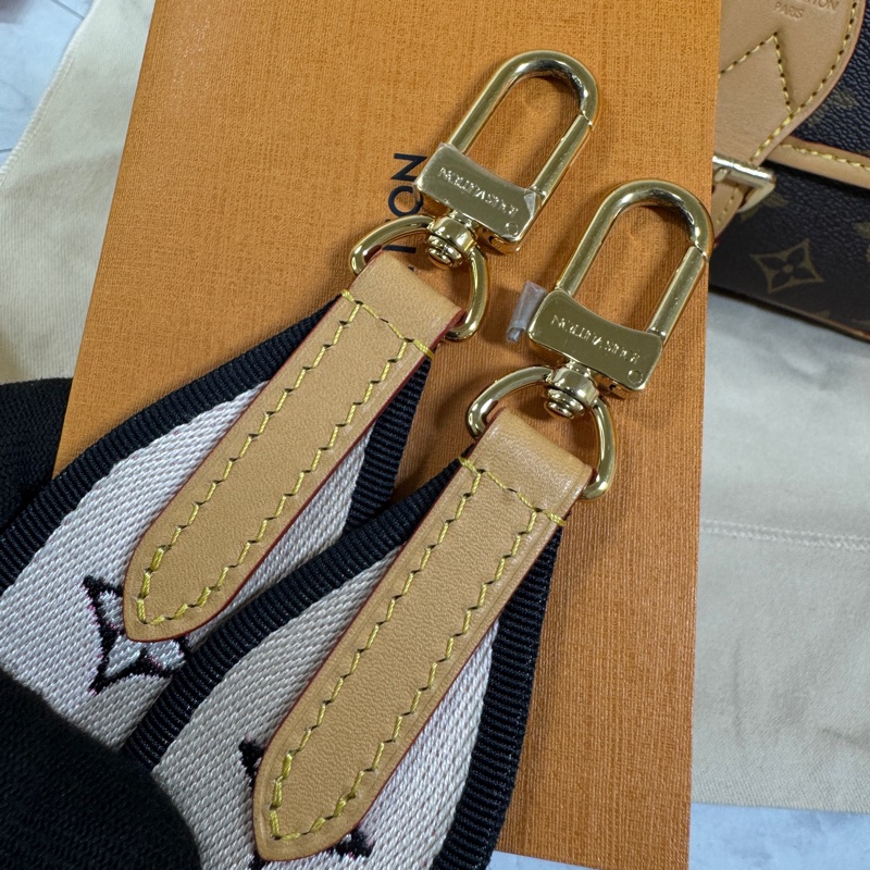 #LV #法棍包 M45985 #芯片款 #部分膠膜還在-39