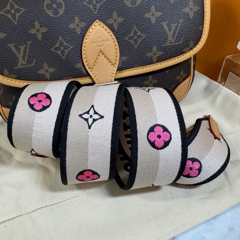 #LV #法棍包 M45985 #芯片款 #部分膠膜還在-40