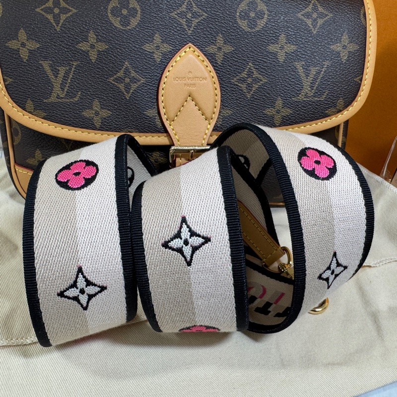 #LV #法棍包 M45985 #芯片款 #部分膠膜還在-41