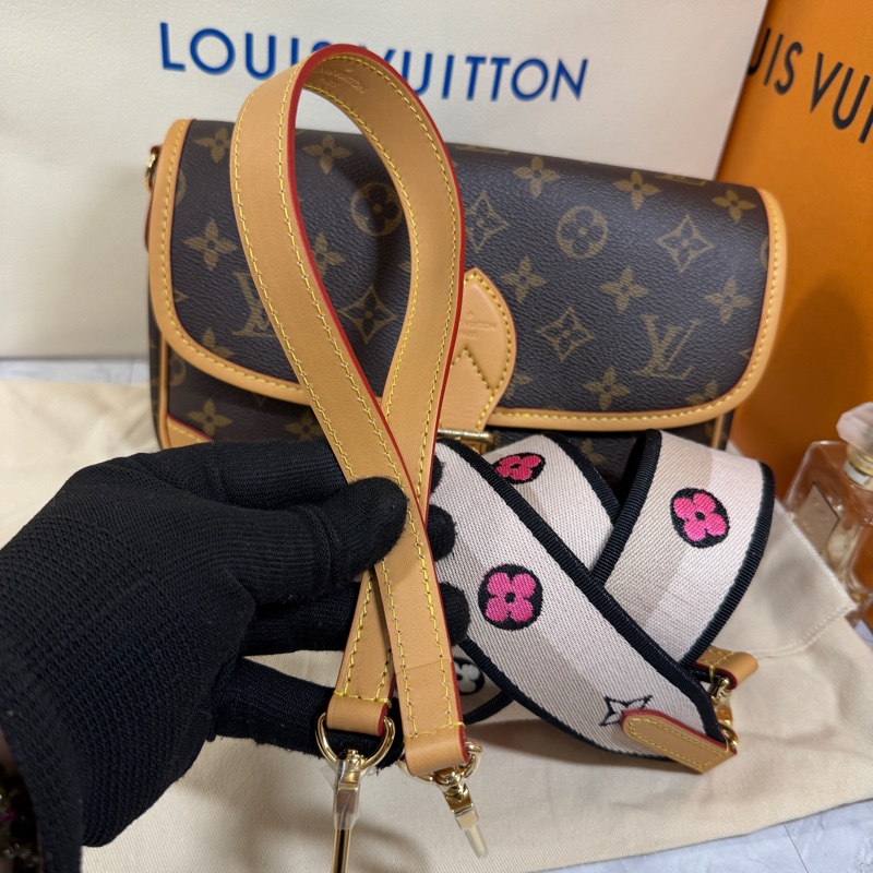 #LV #法棍包 M45985 #芯片款 #部分膠膜還在-45