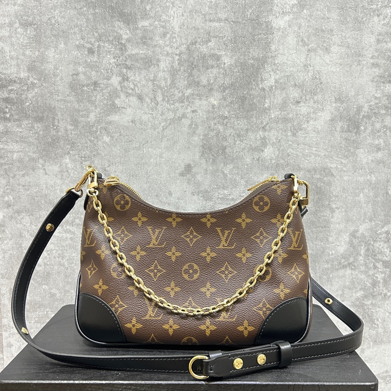 全新 LV黑牛角包-0