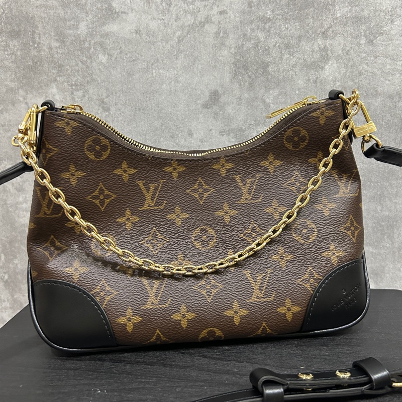 全新 LV黑牛角包-1