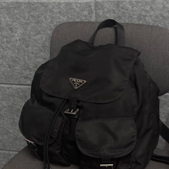 Prada普拉達 黑色尼龍後背包-10