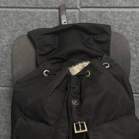 Prada普拉達 黑色尼龍後背包-16