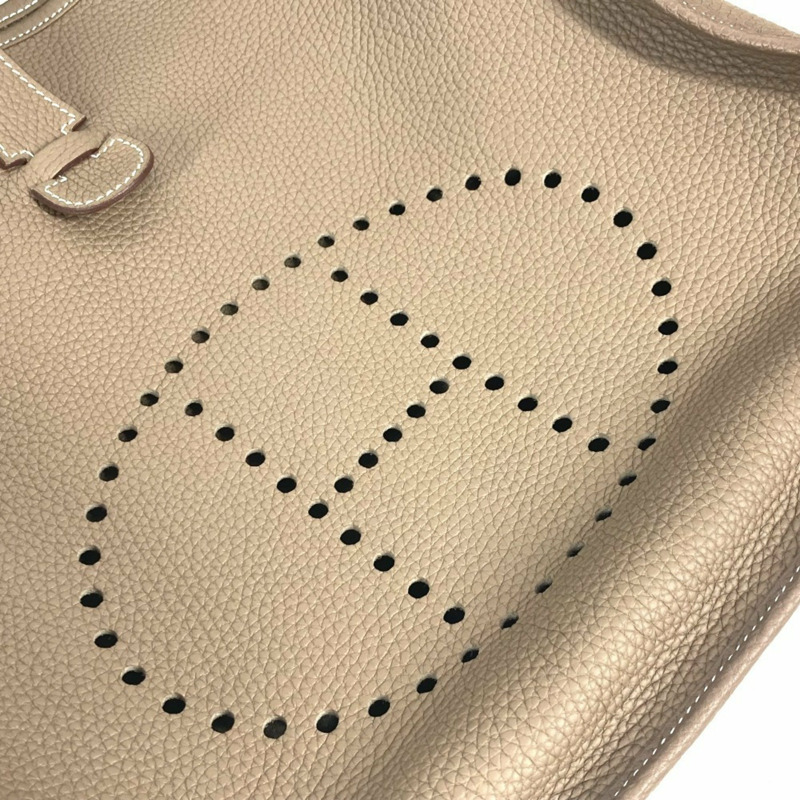 HERMES 愛馬仕 Evelyn 3 GM 包 H 穿孔標誌斜背包單肩包 Taurillon Clemence 男款女 Etoupe 米色-7