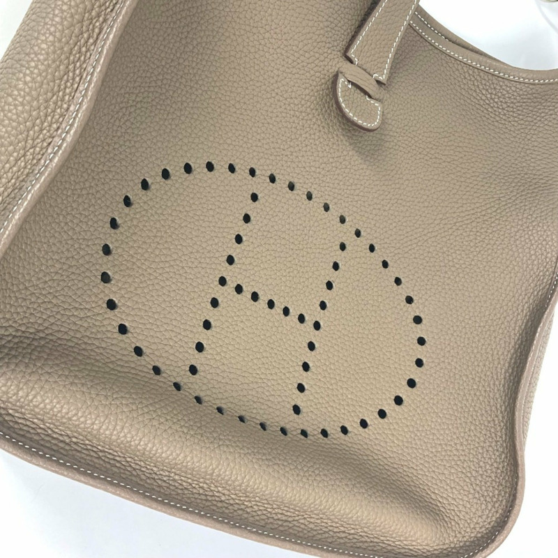 HERMES 愛馬仕 Evelyn 3 GM 包 H 穿孔標誌斜背包單肩包 Taurillon Clemence 男款女 Etoupe 米色-12