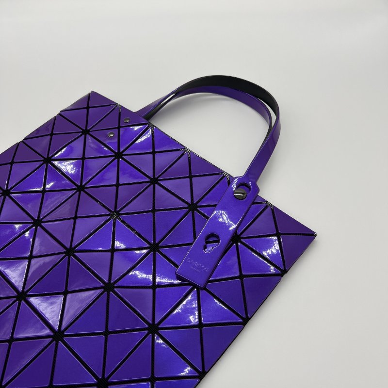 Issey Miyake 三宅一生 BAOBAO 6x6 亮面紫色 手提包-0