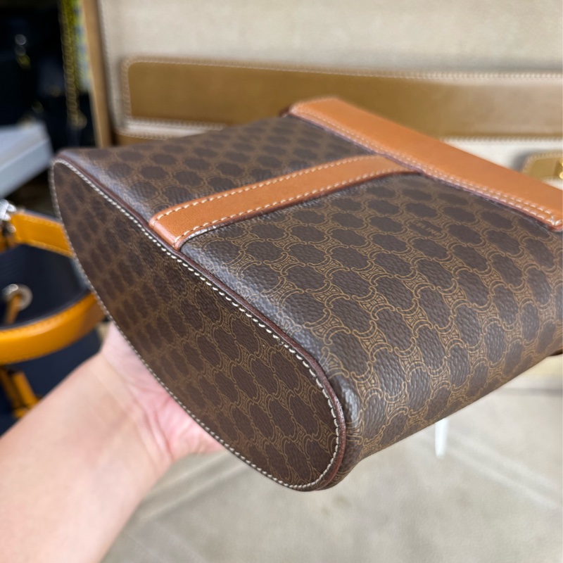 CELINE vintage Triomphe 半月盒子包🤎稀有貨色-11