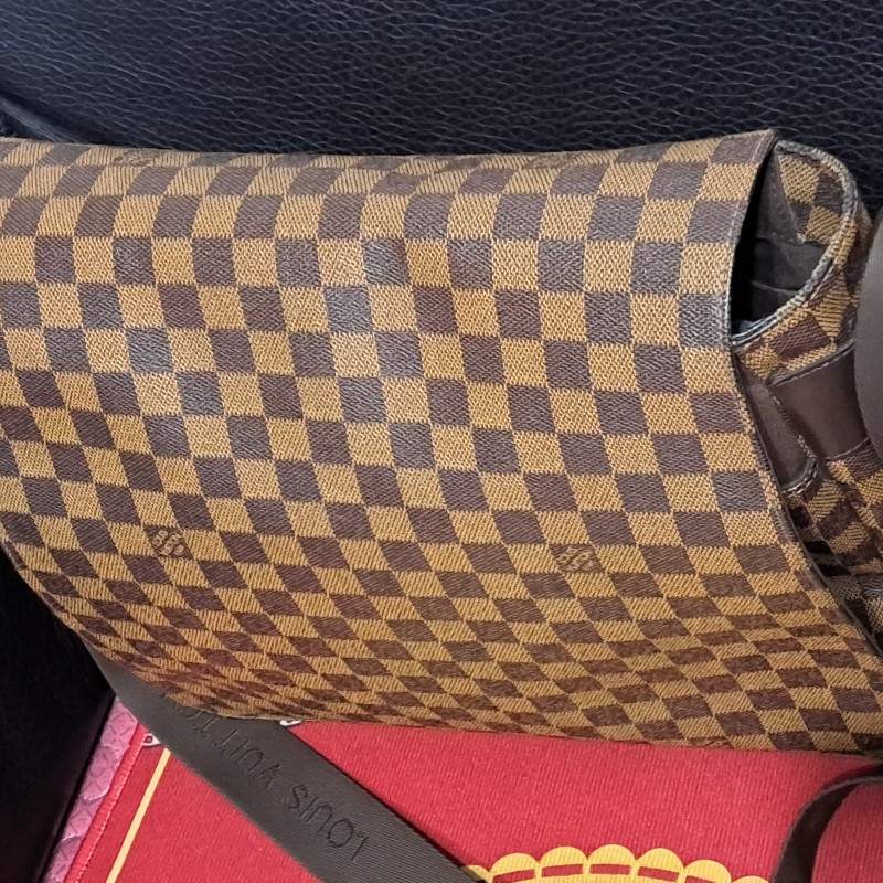 原價8萬多／精品店展示包／LV側背+斜挎包／筆電包-2