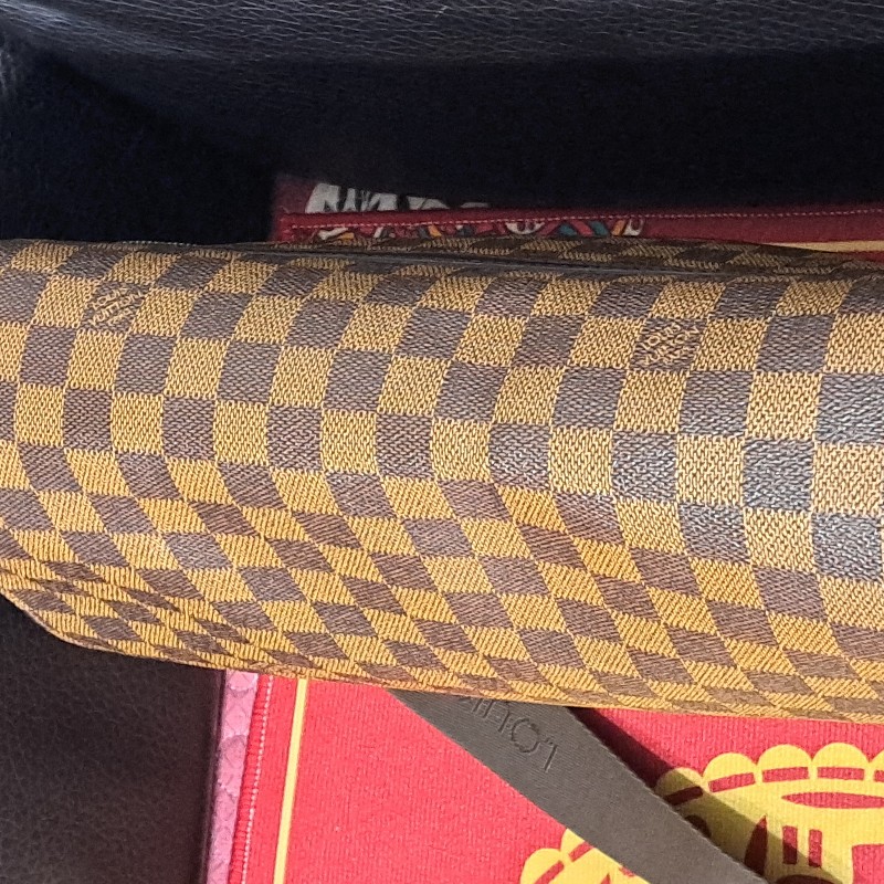 原價8萬多／精品店展示包／LV側背+斜挎包／筆電包-3