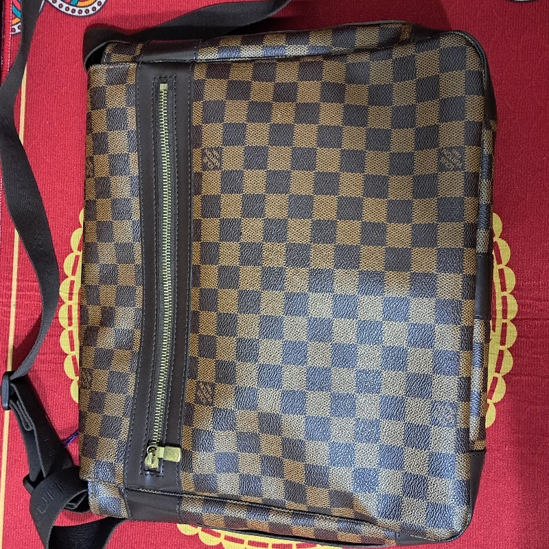 原價8萬多／精品店展示包／LV側背+斜挎包／筆電包-4