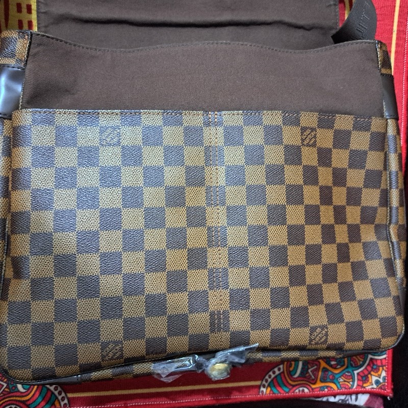 原價8萬多／精品店展示包／LV側背+斜挎包／筆電包-5