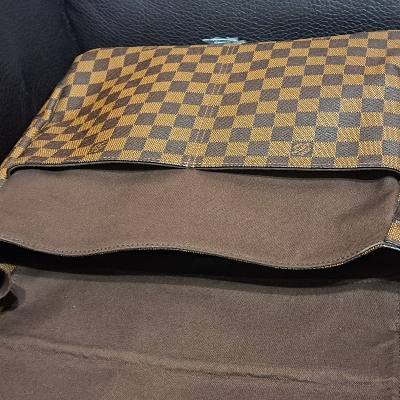 原價8萬多／精品店展示包／LV側背+斜挎包／筆電包-6