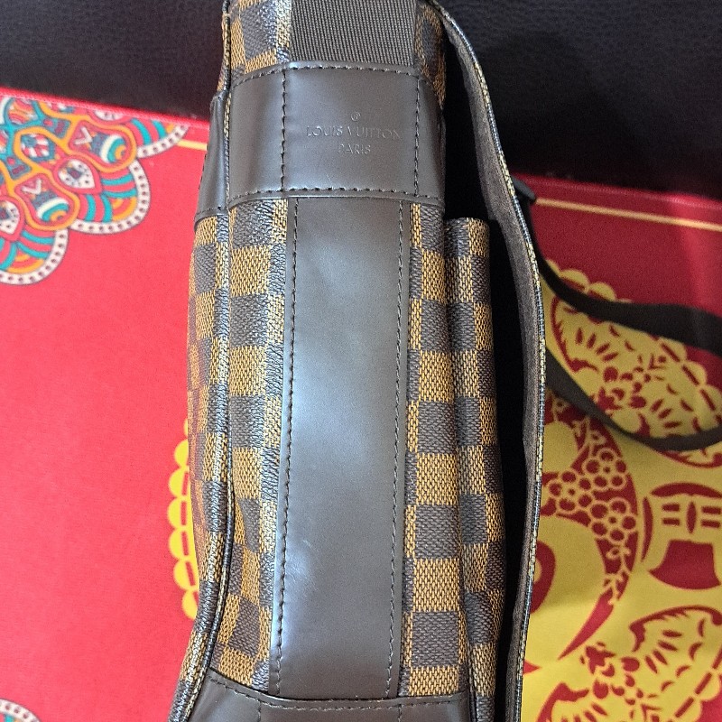原價8萬多／精品店展示包／LV側背+斜挎包／筆電包-19